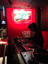 多趣味なママと盛り上がろう!「スナック ひなぎく」 - オンラインスナック横丁