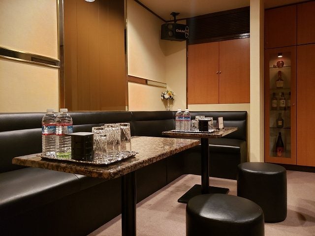 のんびり自然体でお酒を楽しめるお店「Haraly（ハラリー）」 - オンラインスナック横丁