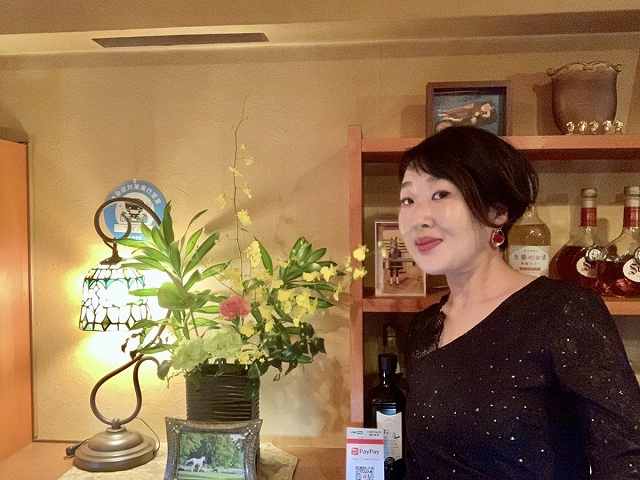 おっとりママと個性豊かなお客様が集う自由空間「ライズ」 - オンラインスナック横丁