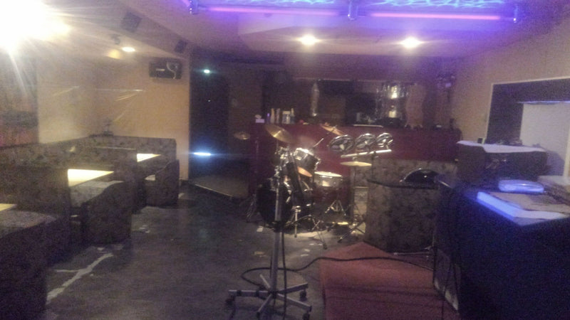 音楽好きが集まるお店 「オスカー」 - オンラインスナック横丁